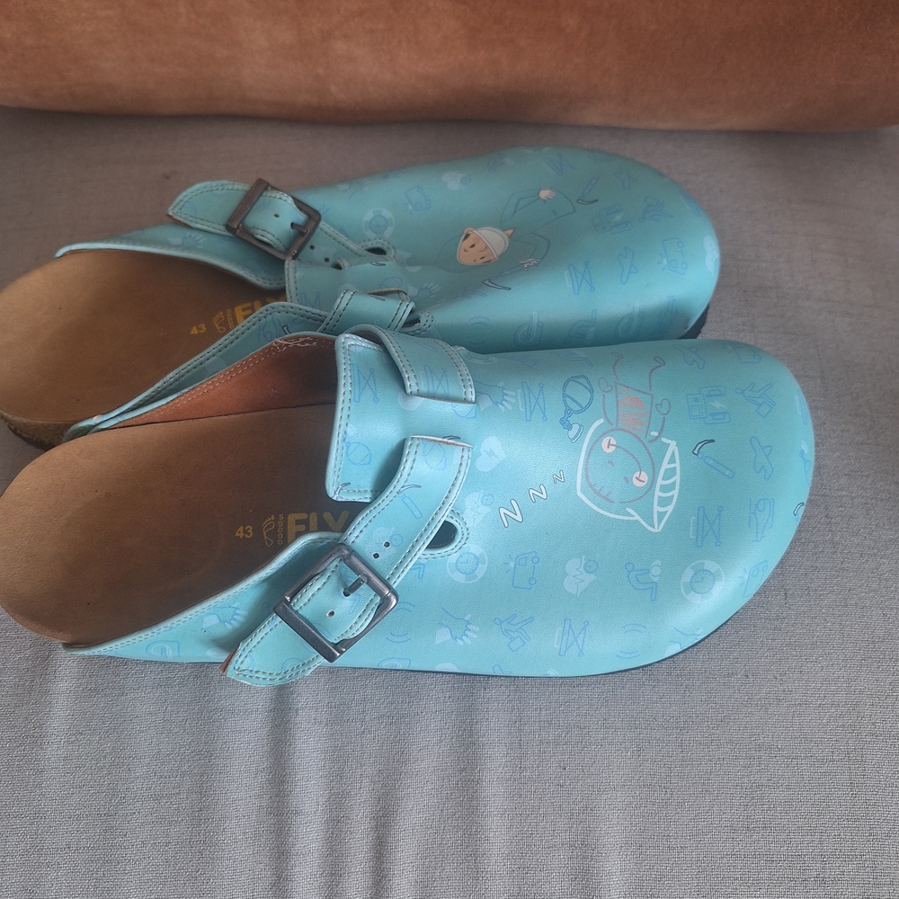 Blue Clogs - Picture 10 of 11